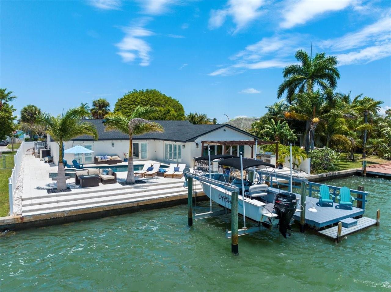 4th Palm Pt, Street Pete Beach, FL 33706