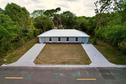 2703 Avenue G, Fort Pierce, FL, 34947-5940 | Card Image