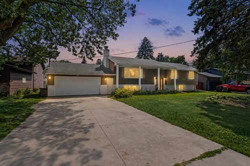 444 County Road B E, Maplewood, MN, 55117-1814 | Card Image