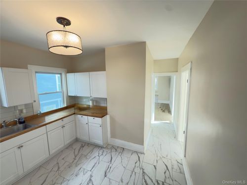 89 S Cherry St, Poughkeepsie, NY, 12601-4292 | Card Image