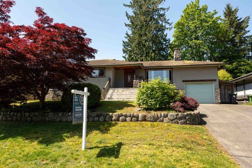 893 Friar Crescent, North Vancouver, BC, V7G1M5 | Card Image