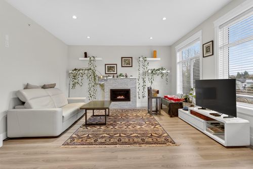 20180 Stanton Ave, Maple Ridge, BC, V2X0E5 | Card Image