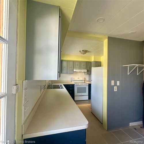 11711 Schram St, Grand Blanc, MI, 48439-1319 | Card Image