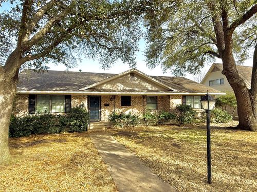 10016 Clearmeadow Dr, Dallas, TX, 75238-1961 | Card Image