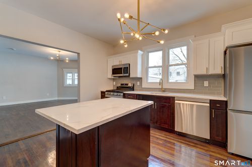 23 Notkins St, Hamden, CT, 06514-4424 | Card Image