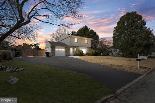 166 Collins Ave, SMYRNA, DE, 19977-1742 | Card Image