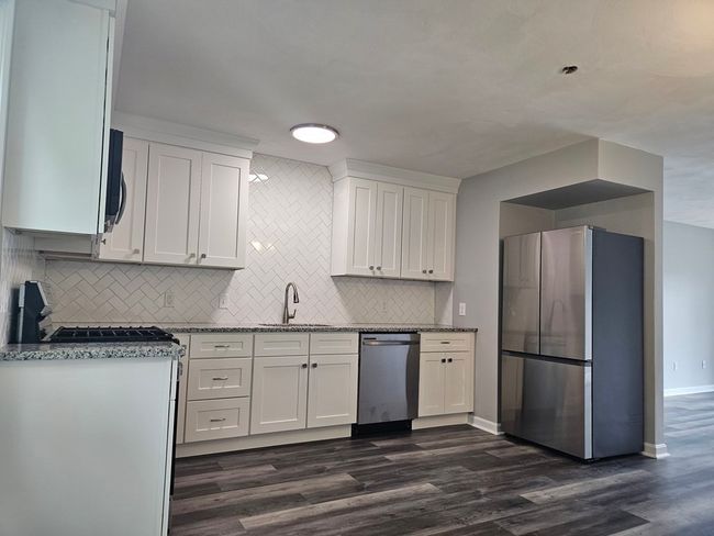 APT-4 - 434 Linden St, Condo with 3 bedrooms, 2 bathrooms and 2 parking in Fall River MA | Image 7