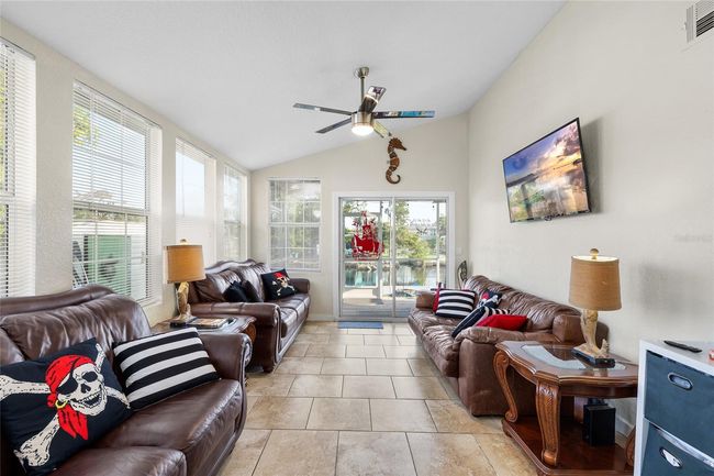 5336 Circle Dr, House other with 2 bedrooms, 2 bathrooms and null parking in Weeki Wachee FL | Image 8