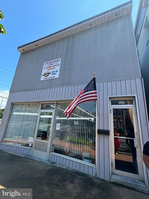 302-300 Market St, LEMOYNE, PA, 17043-1627 | Card Image