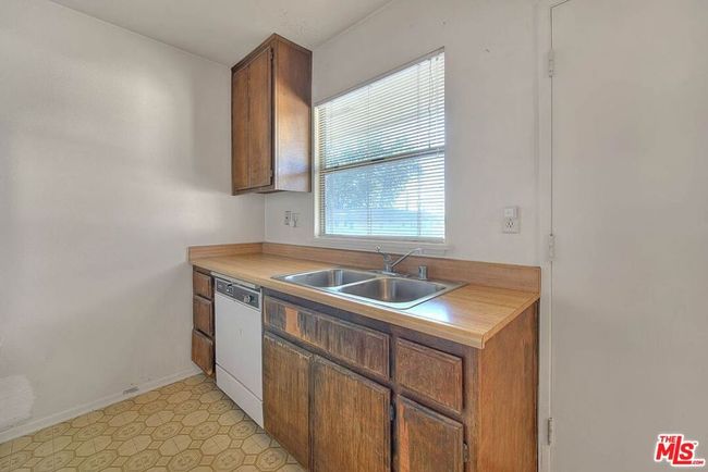 UNIT-4 - 5815 Bowcroft St, Condo with 1 bedrooms, 1 bathrooms and 1 parking in Los Angeles CA | Image 25