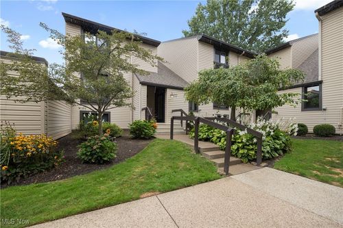 100-4-6320 Greenwood Pkwy, Sagamore Hills, OH, 44067-2391 | Card Image