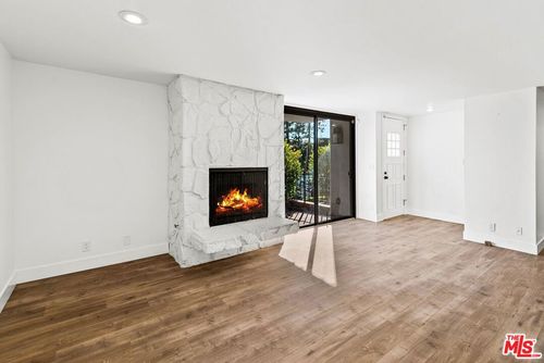 103-8105 Redlands St, Playa del Rey, CA, 90293-8031 | Card Image