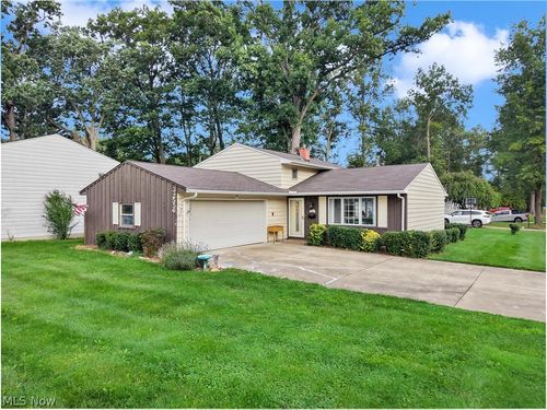 32556 Electric Blvd, Avon Lake, OH, 44012-1773 | Card Image