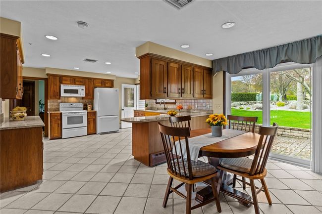 12 Hi View Dr Hope RI | Image 26