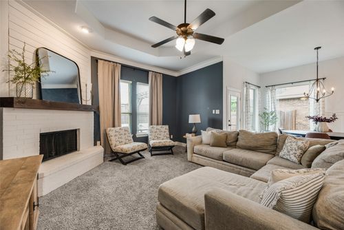1305 Cheyenne Dr, Aubrey, TX, 76227-1289 | Card Image