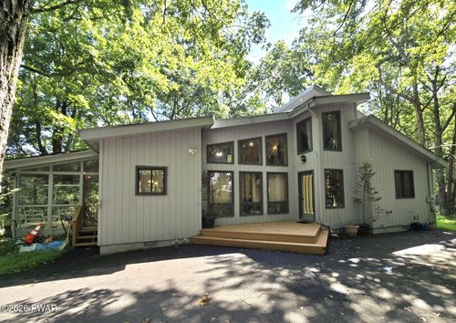 801 Tanager Ct, Lords Valley, PA, 18428 | Card Image