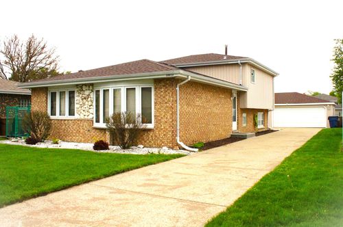 10013 Menard Ave, Oak Lawn, IL, 60453-3753 | Card Image