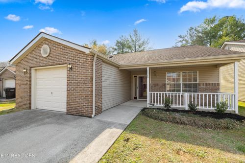 10020 Gate Post Way, Knoxville, TN, 37931-4644 | Card Image