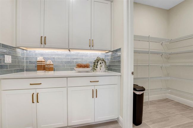 987 Fiesta Key Cir, House other with 2 bedrooms, 2 bathrooms and null parking in LADY LAKE FL | Image 17