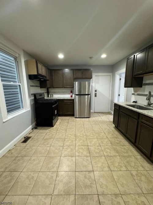 103 S 9th St, Newark, NJ, 07107-3325 | Card Image