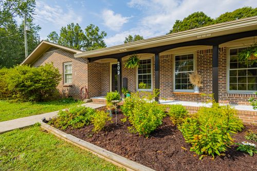 209 Arnold Ave, Tullahoma, TN, 37388-2190 | Card Image