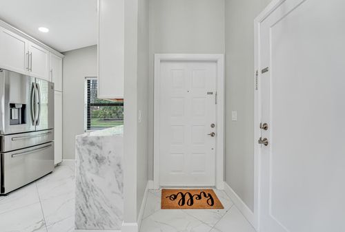 8216 Sweetbriar Way, Boca Raton, FL, 33496-5129 | Card Image