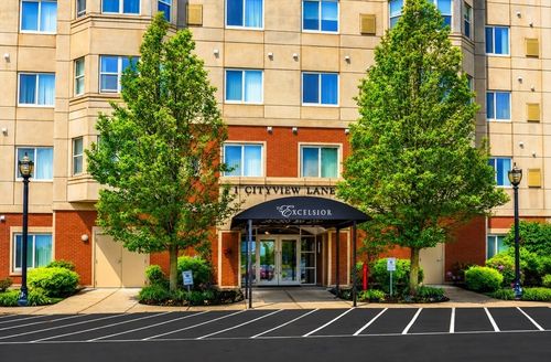 211-1 Cityview Ln, Quincy, MA, 02169-4675 | Card Image