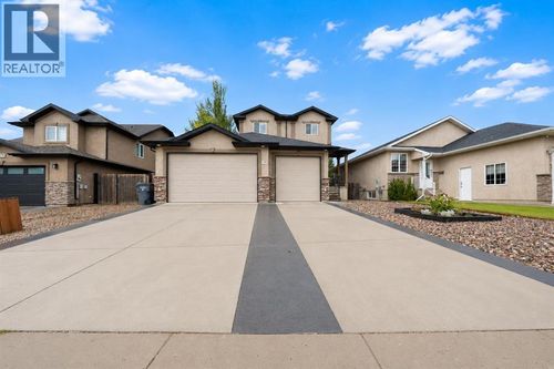 179 Sierra Drive Sw, Medicine Hat, AB, T1B4X7 | Card Image