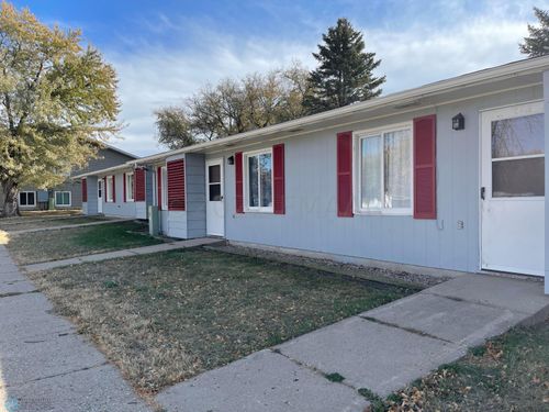 906 11th St Ne, Cooperstown, ND, 58425 | Card Image