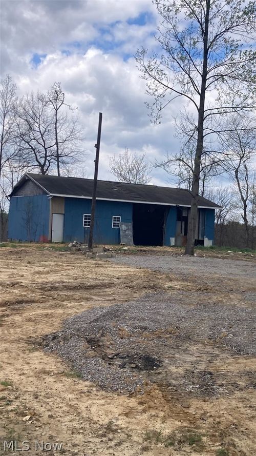 7585 Dietrick Hill Rd, Philo, OH, 43771-9757 | Card Image