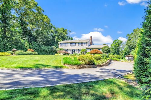 71 Lobsterback Rd, Shelton, CT, 06484-5715 | Card Image