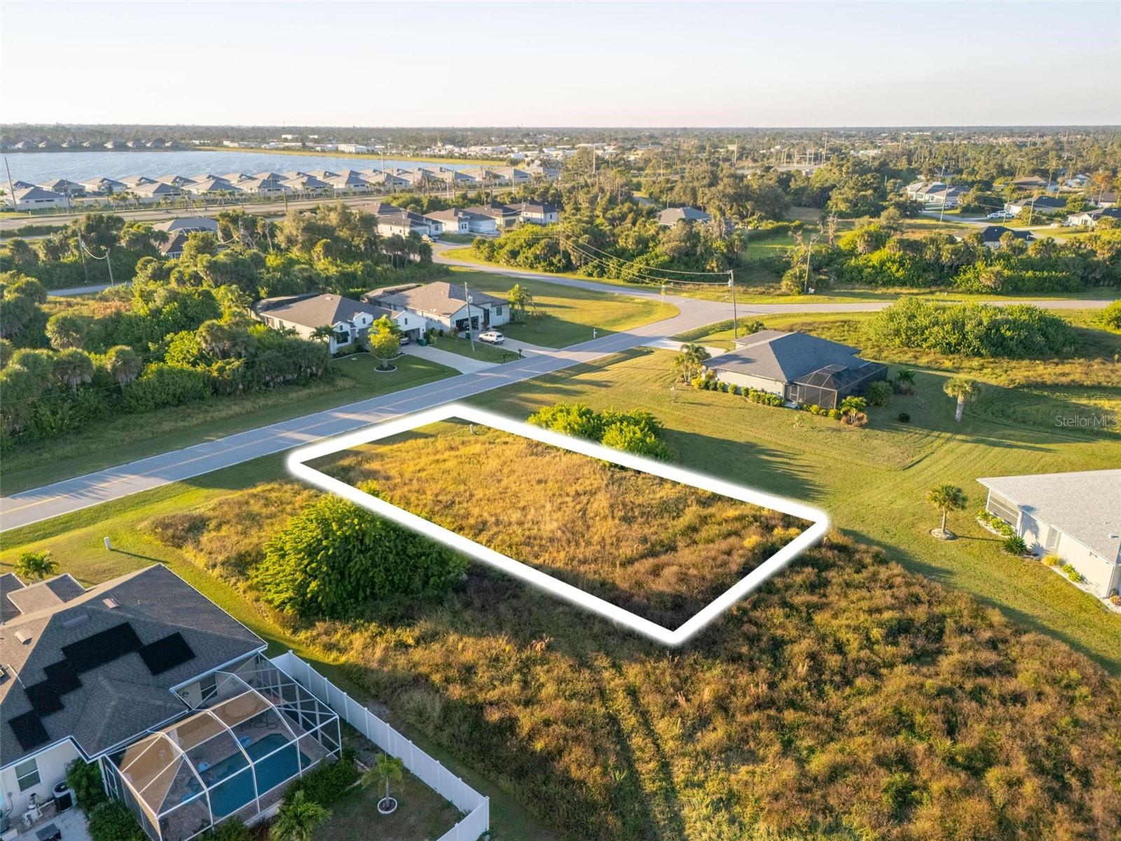 Land in ROTONDA WEST 2