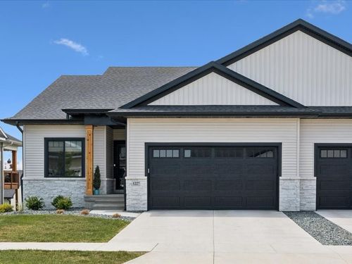 1227 Berkshire Ln, North Liberty, IA, 52317-4894 | Card Image