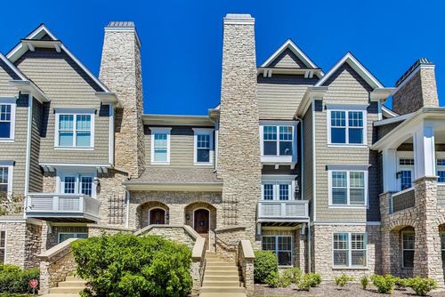 86 W Kennedy Ln, Hinsdale, IL, 60521-4587 | Card Image