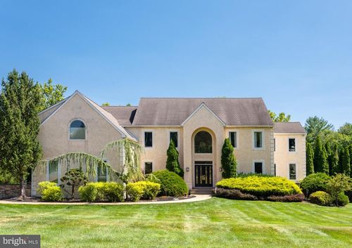 1015 S Wisteria Dr, Malvern, PA, 19355-2330 | Card Image