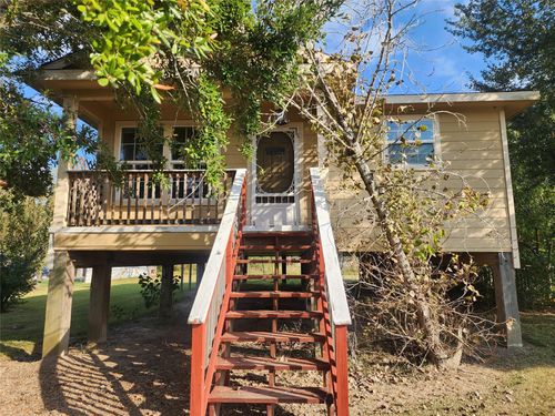 315 20th St, San Leon, TX, 77539-2511 | Card Image