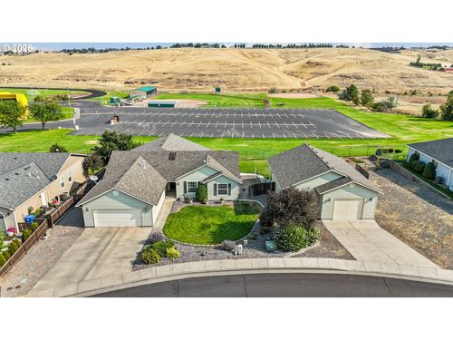 111 Sw Quinney Pl, Pendleton, OR, 97801-9439 | Card Image