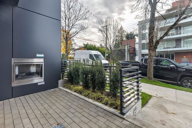 3593 W 29th Avenue, Townhouse with 2 bedrooms, 2 bathrooms and 2 parking in Vancouver BC | Image 3