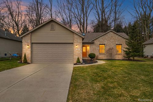 4039 Stoney Creek Dr, Fort Gratiot, MI, 48059-3741 | Card Image