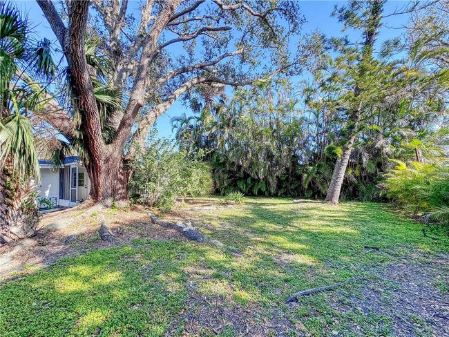 240 Pocono Trl E, House other with 2 bedrooms, 2 bathrooms and null parking in NOKOMIS FL | Image 44