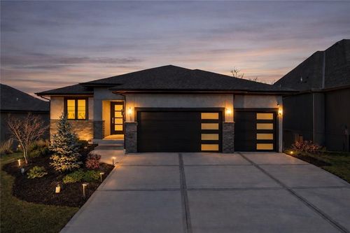 8181 Valley Rd, Lenexa, KS, 66220-2509 | Card Image