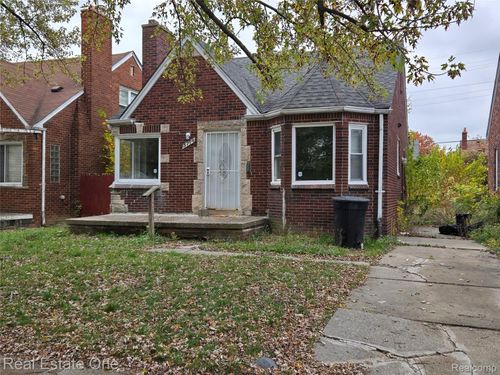 5798 Oldtown St, Detroit, MI, 48224-2027 | Card Image