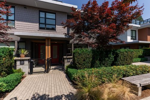 204-1055 Ridgewood Dr, North Vancouver, BC, V7R0A6 | Card Image