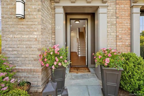 207 Palisades Blvd, Sleepy Hollow, NY, 10591-2398 | Card Image