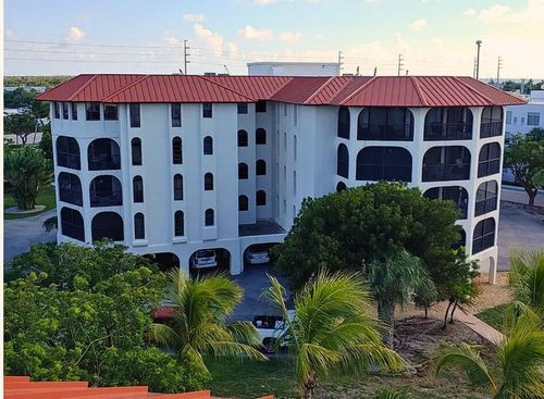 apt-4g-2000 Overseas Hwy, Marathon, FL, 33050-2100 | Card Image