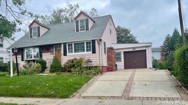 Nugent St, New Hyde Park, NY 11040