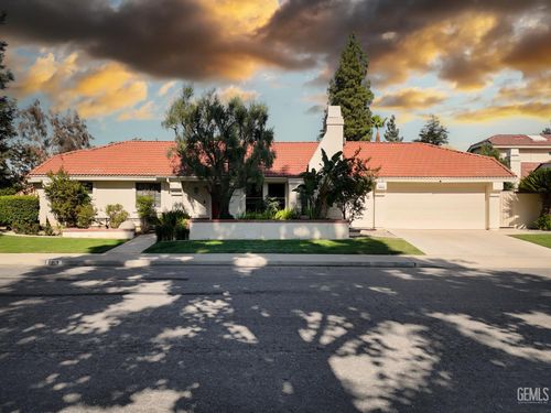 8013 Chaucer St, Bakersfield, CA, 93311-1139 | Card Image