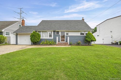 96 Windhorst Ave, Bethpage, NY, 11714-4929 | Card Image