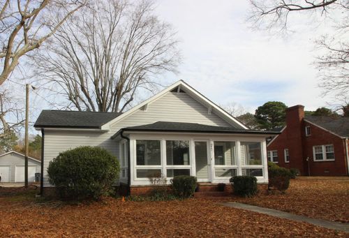 212 N Main St, Holly Springs, NC, 27540-9193 | Card Image