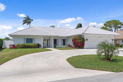 9010 Gardens Glen Cir, Palm Beach Gardens, FL, 33418-4535 | Card Image